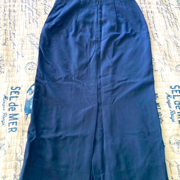 Club Monaco, Navy pencil skirt - Picture 2 of 4